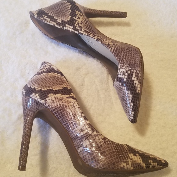 Jessica Simpson Python Pumps - Picture 2 of 5